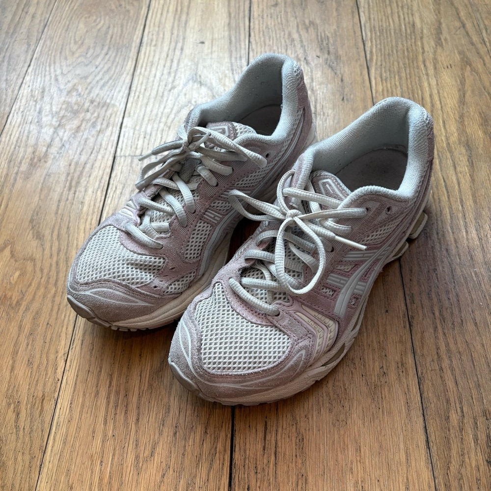 Asics Gel Keyano 14 in Pink and White Size 7